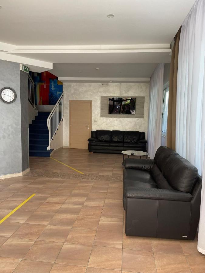 Hotel New Happy Ріміні Екстер'єр фото