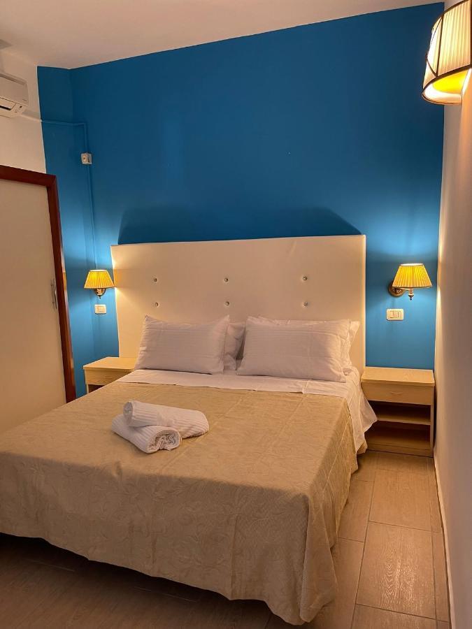 Hotel New Happy Ріміні Номер фото