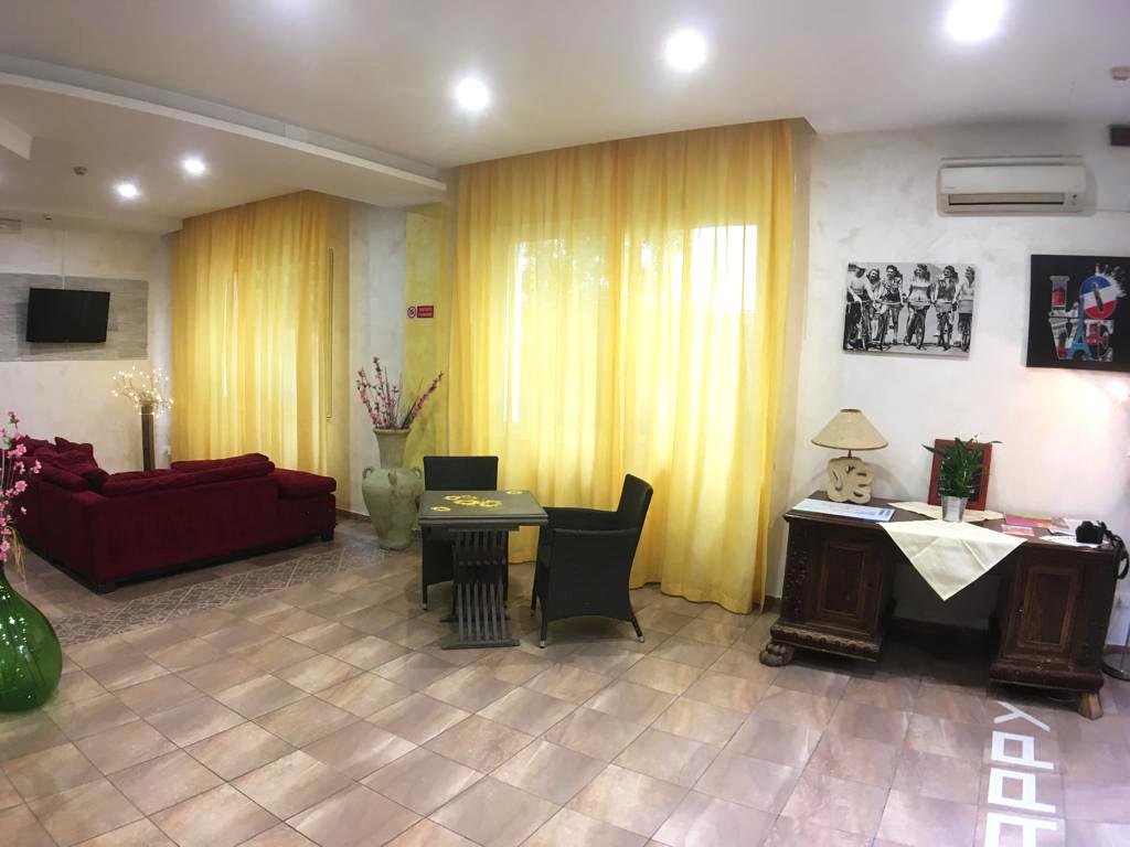 Hotel New Happy Ріміні Екстер'єр фото