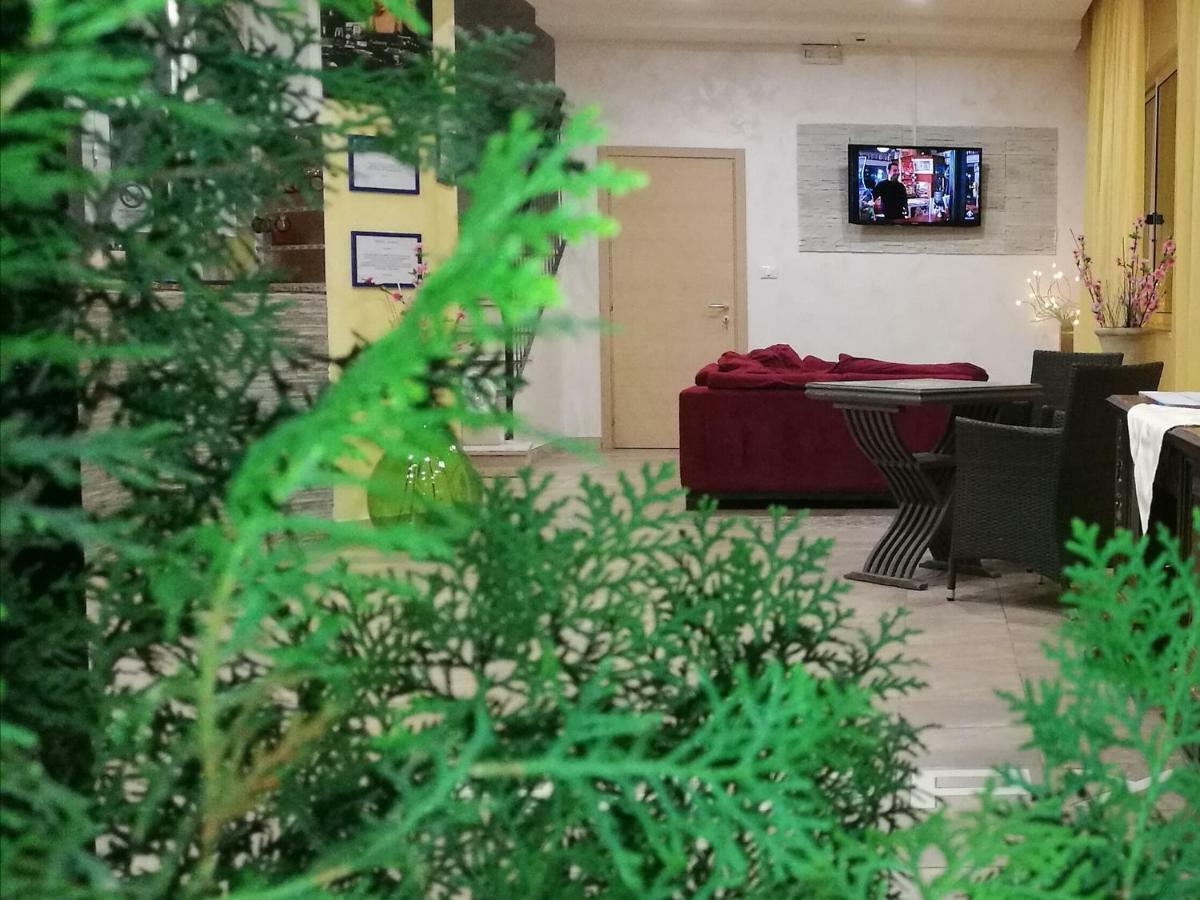 Hotel New Happy Ріміні Екстер'єр фото